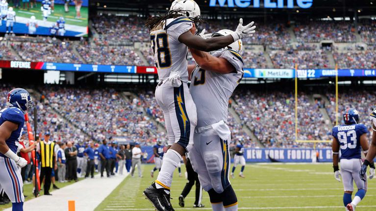 Chargers send Giants to 0-5