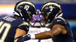 Chargers deliver the thunder in dominating win over Vikings