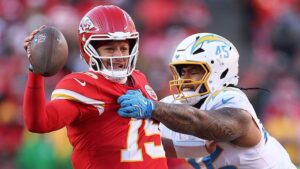 Chargers Defense pounds Chiefs as Bolts improve to 10-4